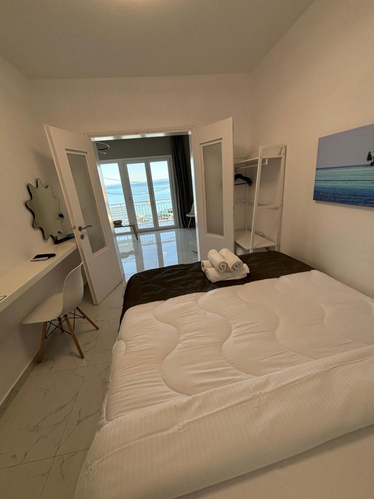 Candi Central Apartments Neos Marmaras Exterior photo